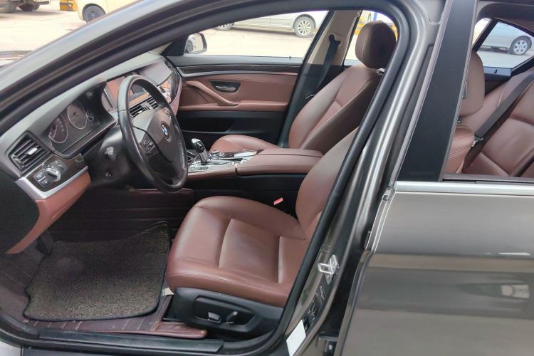 Used BMW 5 Series 2014 525Li Leading Model
