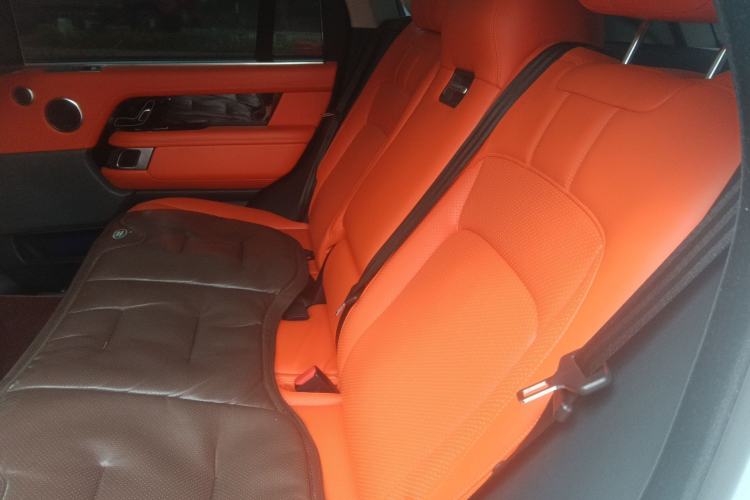 Used Land Rover Range 2022 3.0 L6 400 PS Classic Extended Version Left Rear Seat