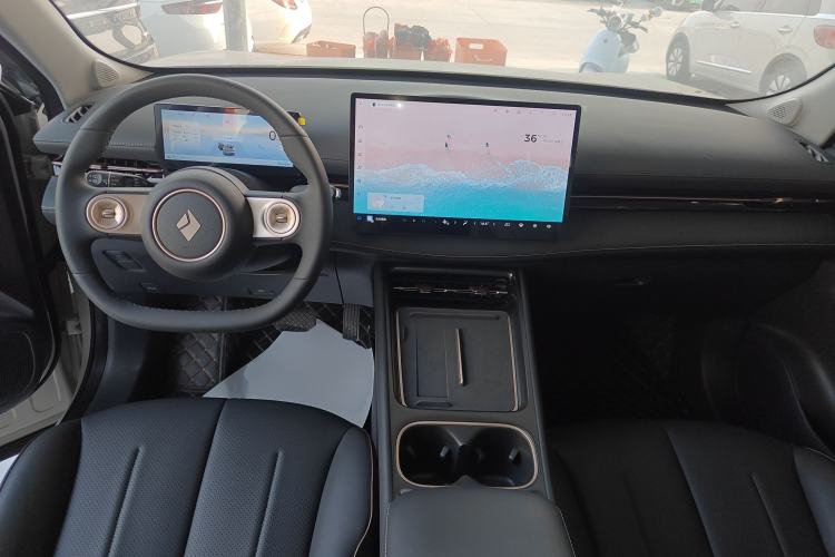 Used Baojun Yunhai 2025 Model 500km Pure Electric Travel Edition Center Console