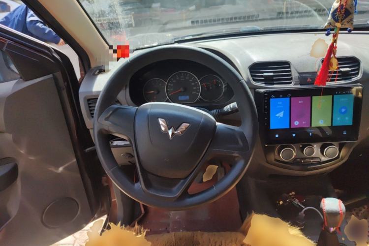 Used Wuling Hongguang 2014 1.5L S Standard Version Steering Wheel