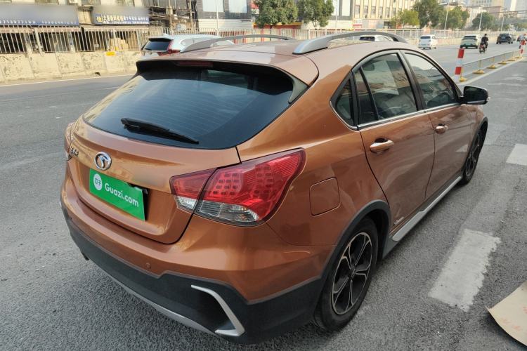 Used Soueast V6 Lingshi 2015 CROSS 1.5L CVT ZhiZun Model
