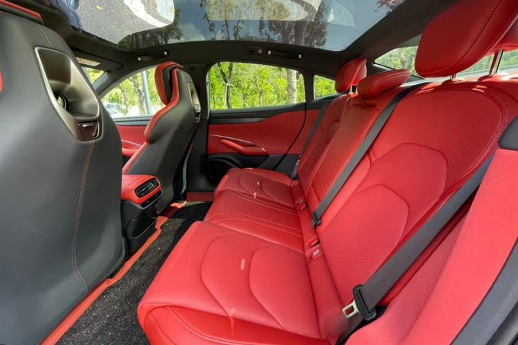 Used Xiaomi Auto SU7 2024 Rear-Drive Ultra-Long Range Advanced Pro-Level Intelligent Driving Version
