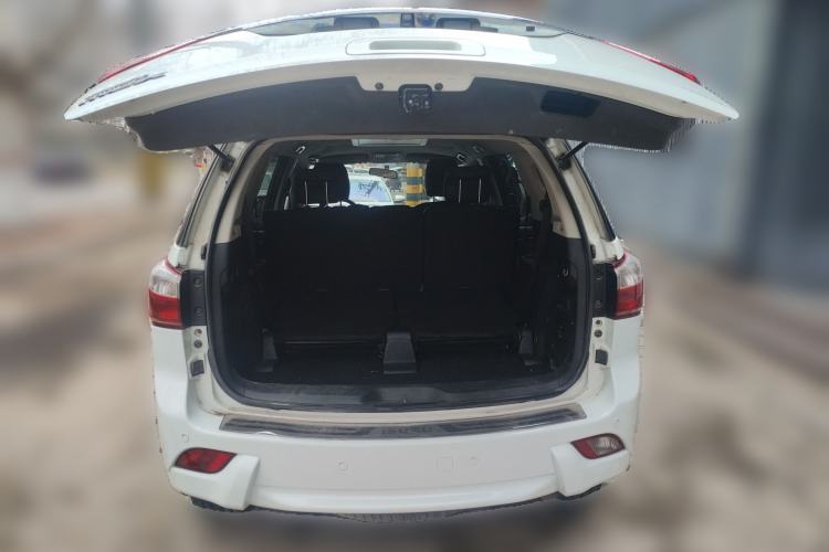 Used Isuzu mu-X 2015 2.5T Two-Wheel Drive Automatic Luxury Edition 7 Seats
