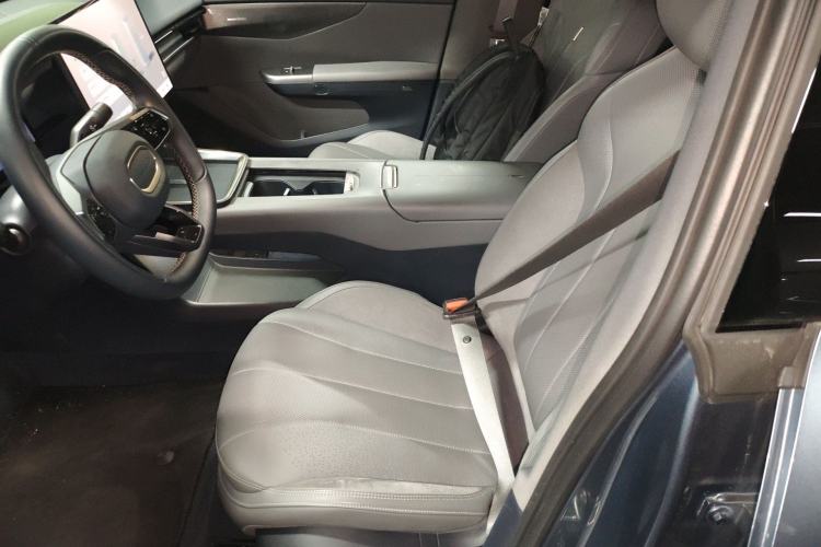 Used Lynk & Co 07 2024 EM-P 126 Long-Range Ultra Left Front Seat