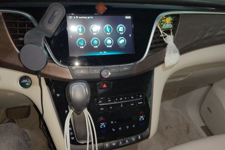 Used Buick GL8 2017 28T Avenir Avia National Emission Standard V
