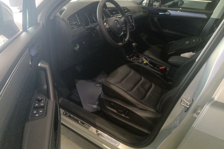 Used Volkswagen Tiguan L 2017 330TSI Automatic Two-Wheel Drive Luxury Edition