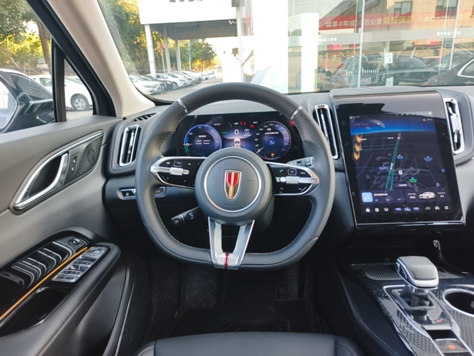 Hongqi HS3 PHEV 2025 Model 117km Jingwei Edition — снимка 13