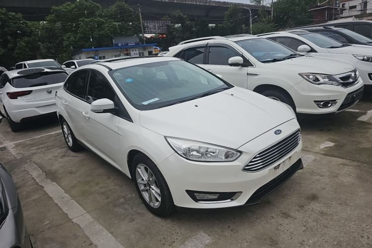 Used Ford Focus 2015 Sedan 1.6L Automatic Trend Model Front Right 45 Deg