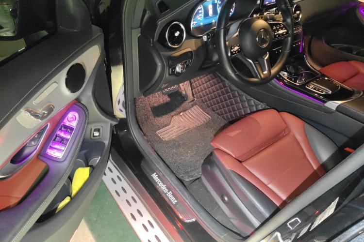 Used Mercedes-Benz GLC Coupe 2023 GLC 260 4MATIC Coupe SUV Driver Seat