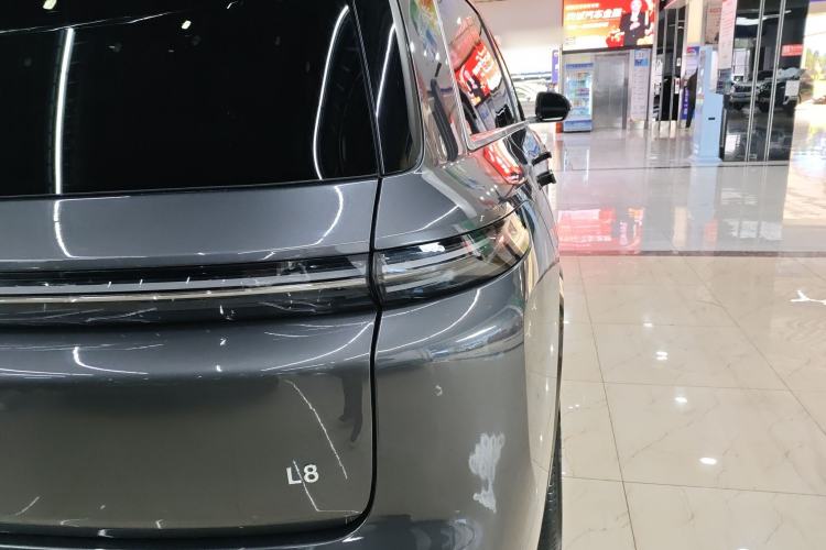 Used Li Auto L8 2023 Pro Model
