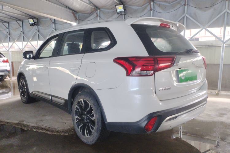 Used Mitsubishi Outlander 2019 2.0L Two-Wheel Drive Comfort Edition 5 Seats China VI Standard Exterior 2
