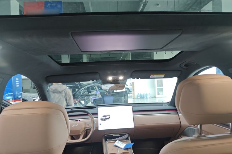 Used ONVO Luxeed L90 2025 Model—Max Six-Seater Version
