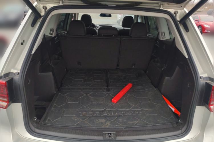 Used Volkswagen Teramont 2017 530 V6 Four-Wheel Drive Luxury Edition Trunk