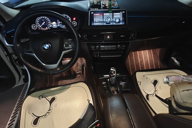 Used BMW X5 2017 xDrive28i Center Console