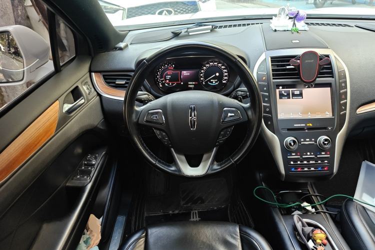 Used Lincoln MKC 2018 2.0T Two-Wheel Drive Luxury Edition Steering Wheel