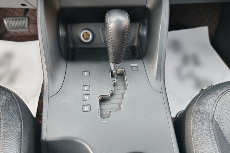 Used Hyundai ix35 2015 2.0L Automatic 2WD Smart Type China IV Gear Lever