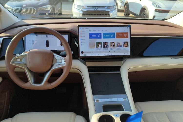 Used BYD Xia 2025 DM-i 1.5T 180km Beyond Edition Interior 2