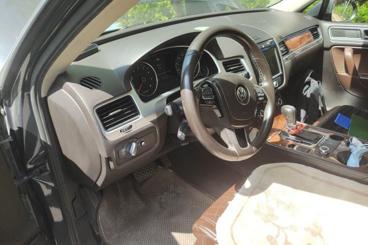 Used Volkswagen Touareg  Driver Seat
