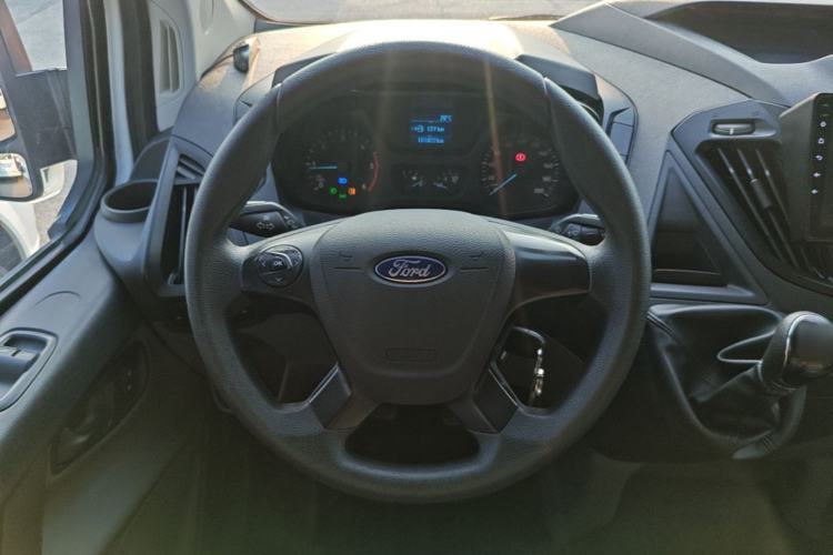 Used Ford Transit 2019 2.0T Diesel Multi-Purpose Commercial Vehicle Mid-Drive Mid-Roof 6-Seater China VI Standard