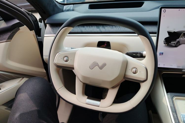 Used ONVO Luxeed L90 2025 Model—Max Six-Seater Version