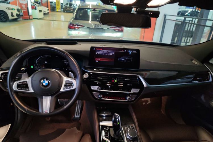 Used BMW 6 Series GT 2021 630i M Sport Grand Touring Edition Center Console