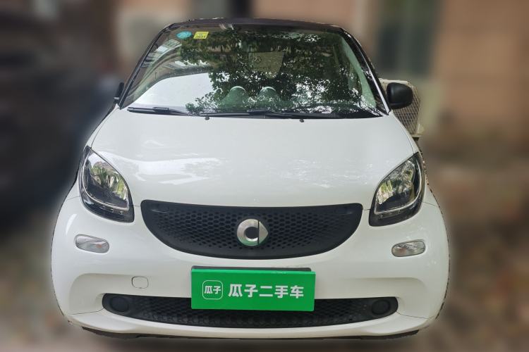 Used smart fortwo 2015 1.0L 52 kW hardtop Dynamic version Front