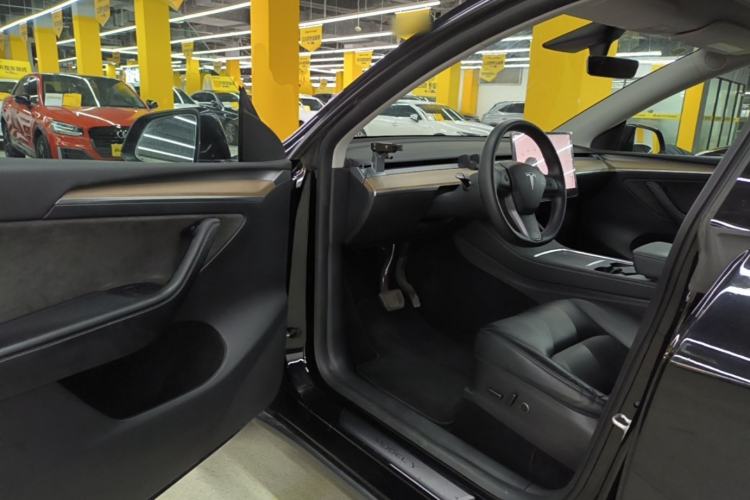 Used Tesla Model Y 2021 Standard Range Rear-Wheel Drive Version