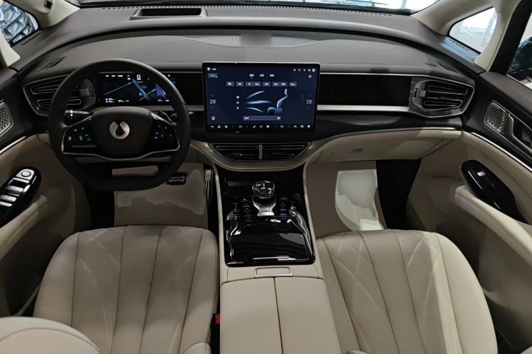 Used Denza D9 2025 DM-i Intelligent Drive 1020 Four-Wheel Drive Flagship Model