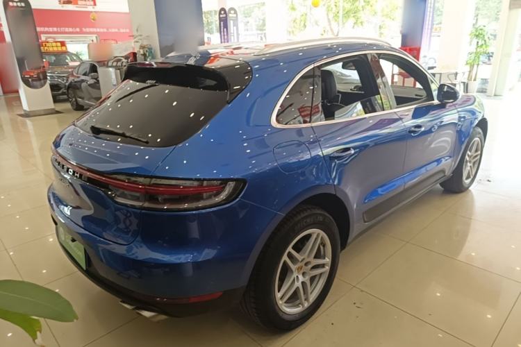 Used Porsche Macan 2018 Macan 2.0T Rear Right 45 Deg