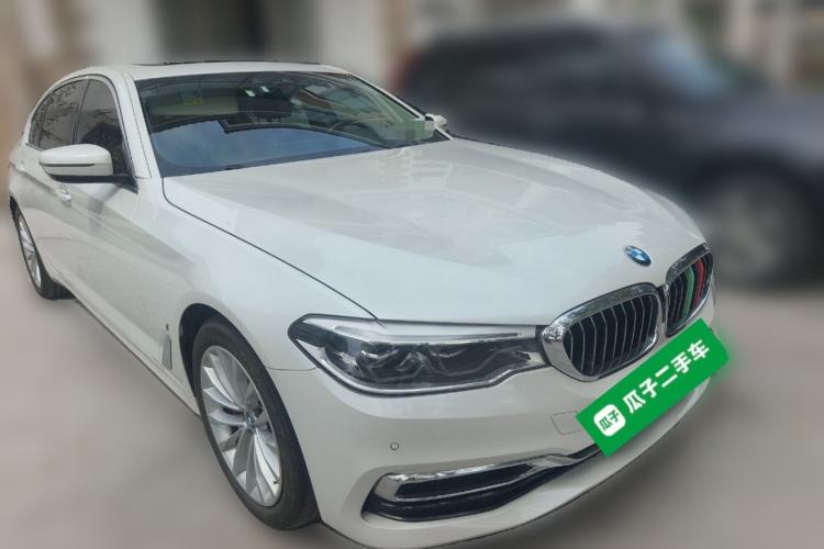 Used BMW 5 Series New Energy 2019 530Le Luxury Package Front Right 45 Deg
