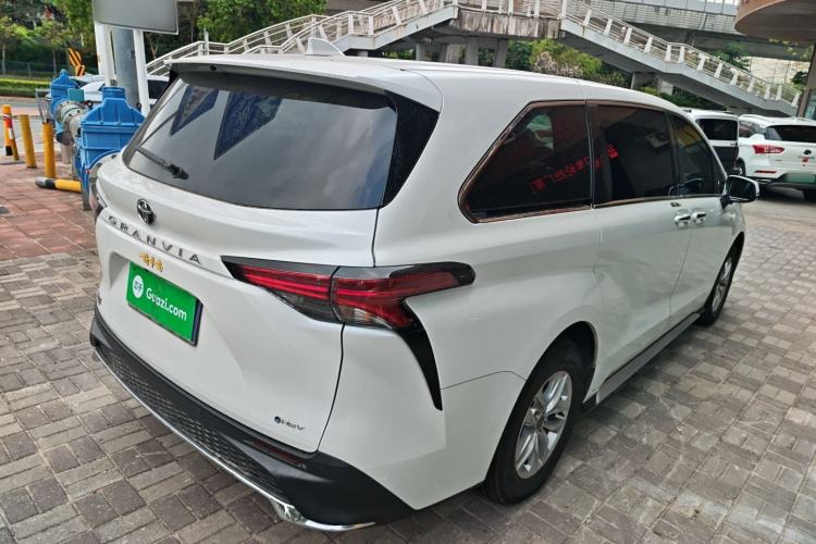 Used Toyota Granvia 2026 Model 2.5L Hybrid Comfort Edition Rear Right 45 Deg