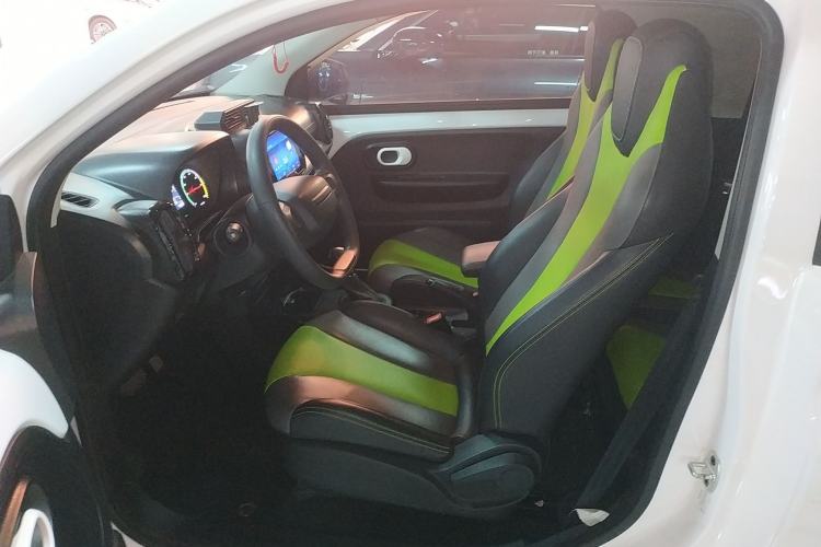 Used Roewe Clever 2021 302 km New Four-Seater Super-Efficient Version
