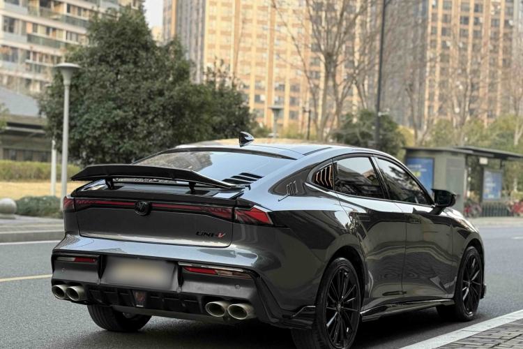 Used Changan UNI-V 2023 2.0T Leading-Speed Edition
