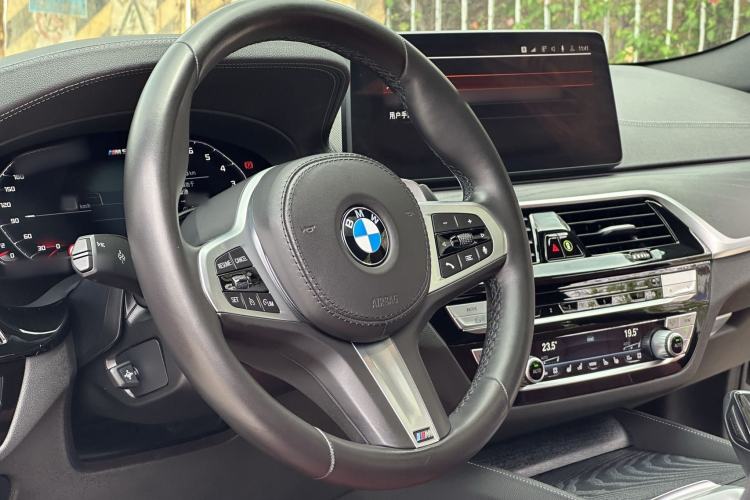 Used BMW 5 Series 2021 530Li Luxury Edition M Sport Package Interior 2