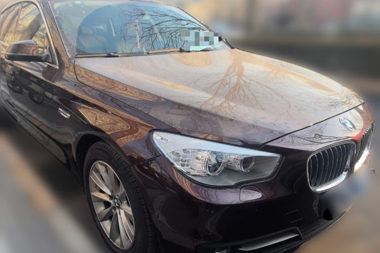 Used BMW 5 Series GT 2015 528i Leading Model Front Right 45 Deg