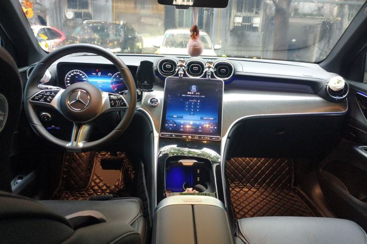 Used Mercedes-Benz GLC 2023 GLC 260 L 4MATIC Dynamic Edition 5-seater