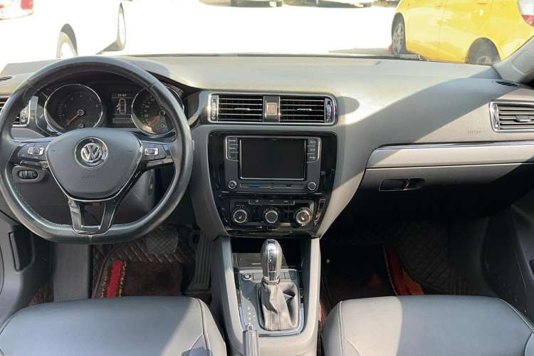 Used Volkswagen Sagitar 2017 180TSI Automatic Luxury Edition