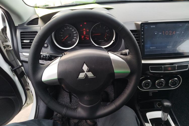 Used Mitsubishi Lancer EX 2016 1.8L CVT Black-and-White Retro Edition
