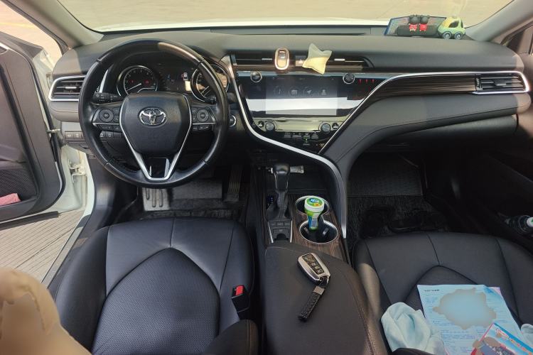 Used Toyota Camry 2019 2.5G Luxury Edition China VI Standard Center Console