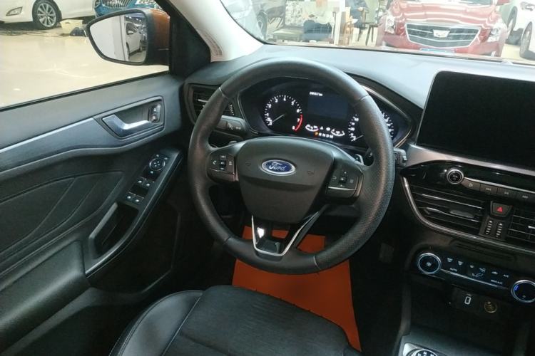 Used Ford Focus Active 2020 EcoBoost 180 Automatic Trendy Model Steering Wheel