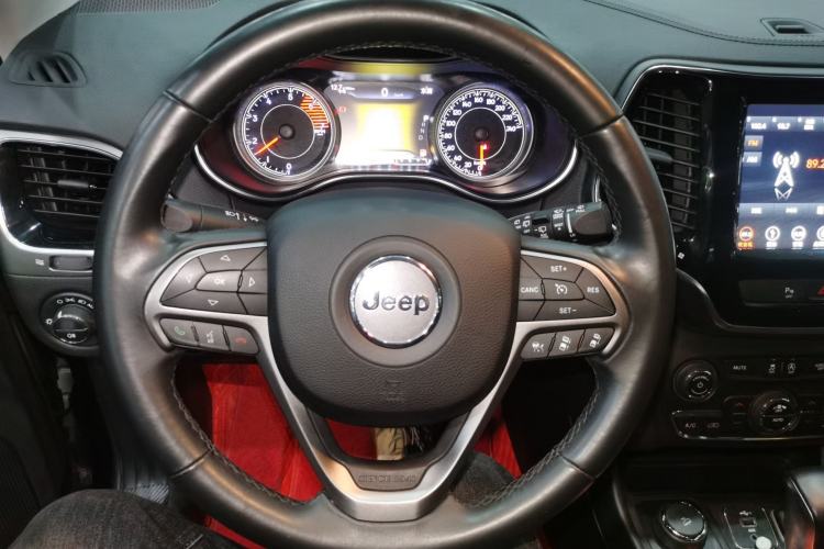 Used Jeep Cherokee 2019 2.0T Four-Wheel Drive Exploration Edition + Autonomous Driving Smart Package China V