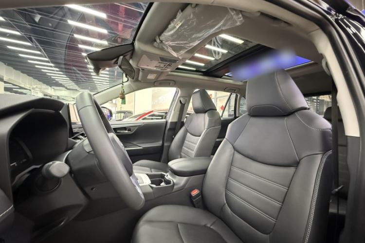 Used Toyota RAV4 2023 Dual-Engine 2.5L E-CVT Two-Wheel Drive Elite Plus Edition Interior 5