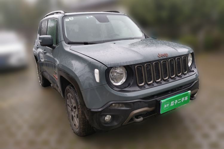 Used Jeep Renegade 2016 2.0L Automatic Four-Wheel Drive 75th Anniversary Tribute Edition Front Right 45 Deg