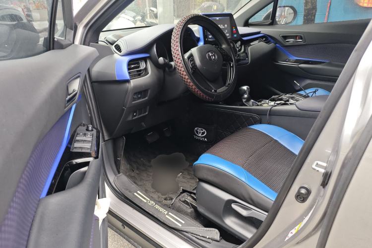 Used Toyota IZOA 2018 2.0L Yichi Version China VI Standard