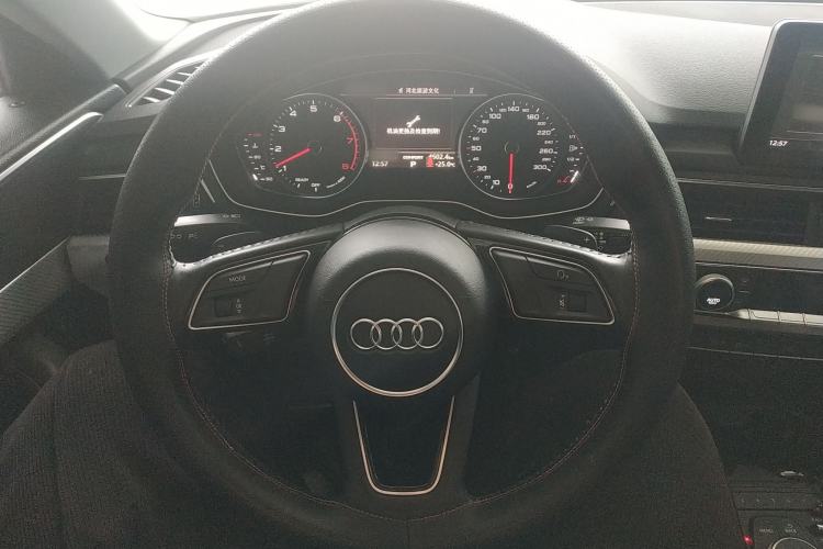 Used Audi A4L 2018 30th Anniversary Edition 40 TFSI Trendy Model Steering Wheel