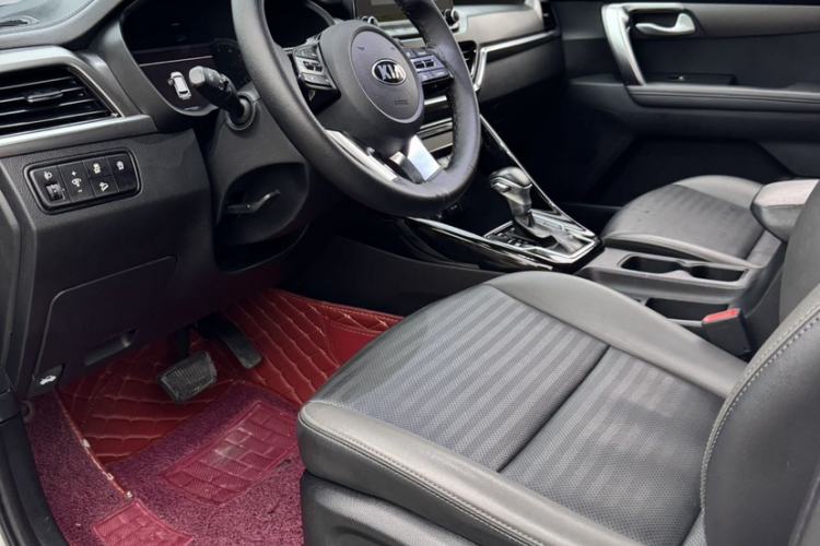 Used Kia Sportage R 2019 2.0L Automatic Smart Luxury Edition Interior 3