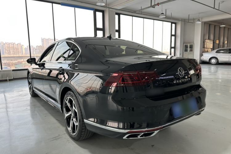 Used Volkswagen Magotan 2023 2 Million Units Commemorative Edition 330TSI DSG Luxury Version Exterior 3