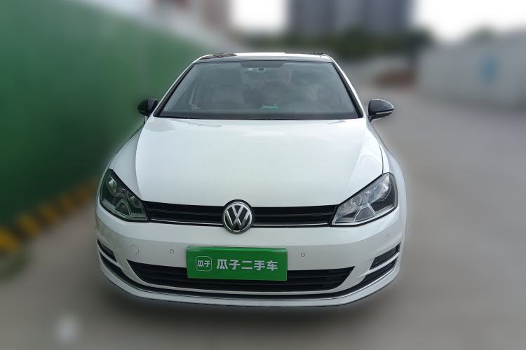 Used Volkswagen Golf 2017 230TSI Automatic Comfort Edition – Celebrating Milestone of One Million Units Front