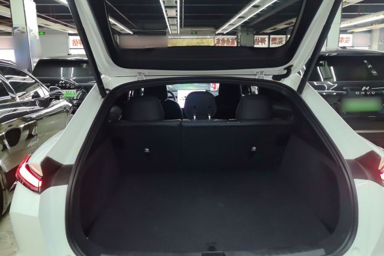 Used ONVO L60 2024 60 kWh Rear-Drive Version