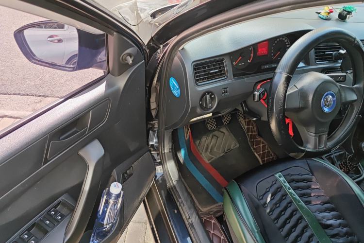 Used Volkswagen Santana 2015 1.6L Manual Fashion Edition